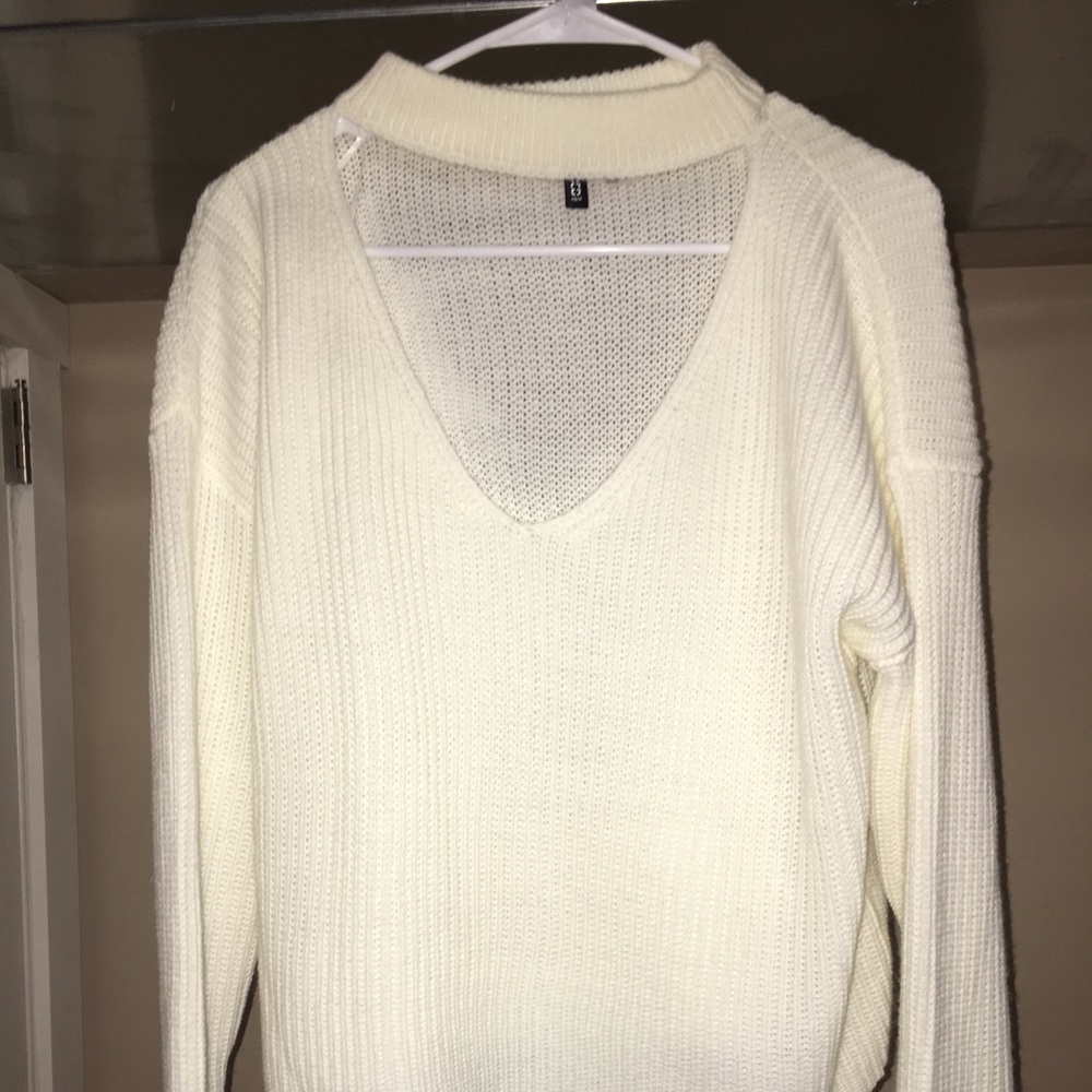 White V neck sweater